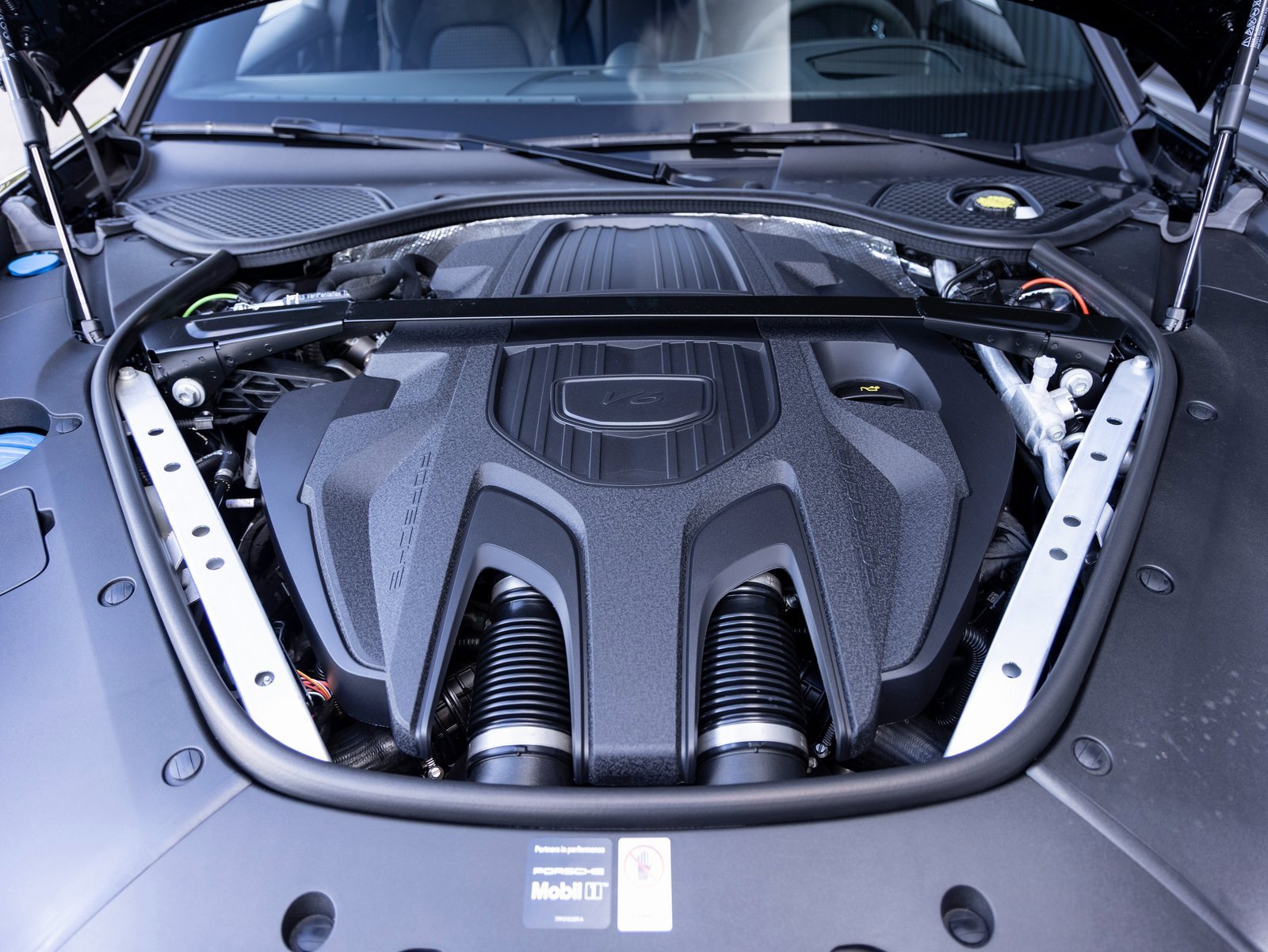 New 2025 Porsche Panamera 4 image 37