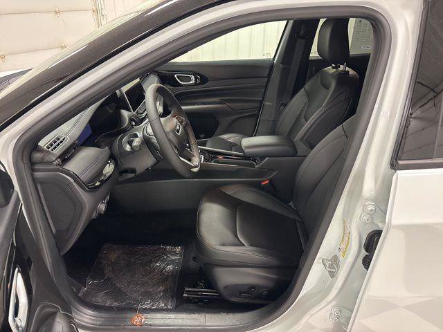 Used 2026 Jeep Compass Limited w/ Sun, Sound & Navigation Group AWD/4WD image 6