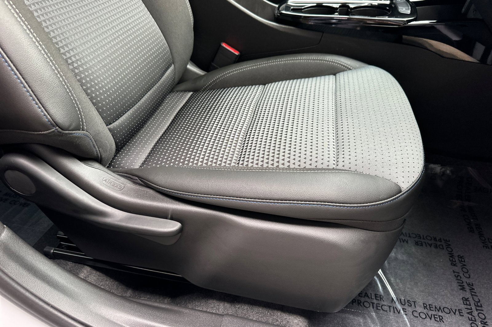 Used 2025 Chevrolet Trax LT w/ Driver Confidence Package image 23