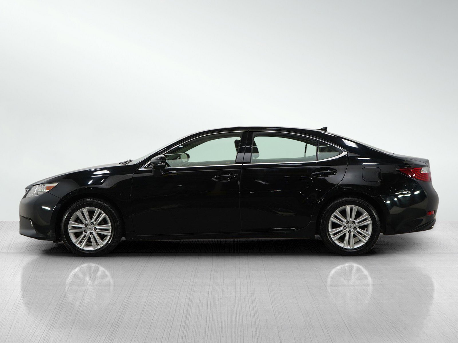 Used 2014 Lexus ES 350 w/ Premium Package FWD image 2
