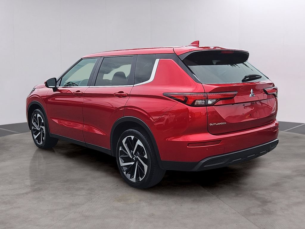 Used 2022 Mitsubishi Outlander ES AWD/4WD image 6