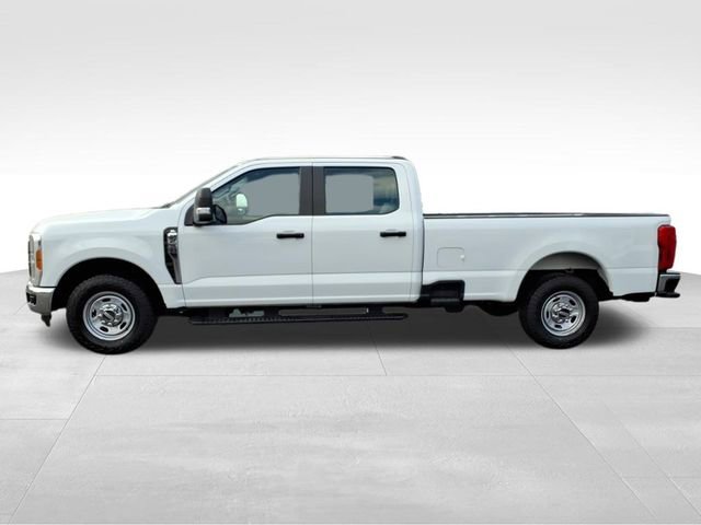 Certified 2023 Ford F250 XL w/ XL Chrome Package image 4