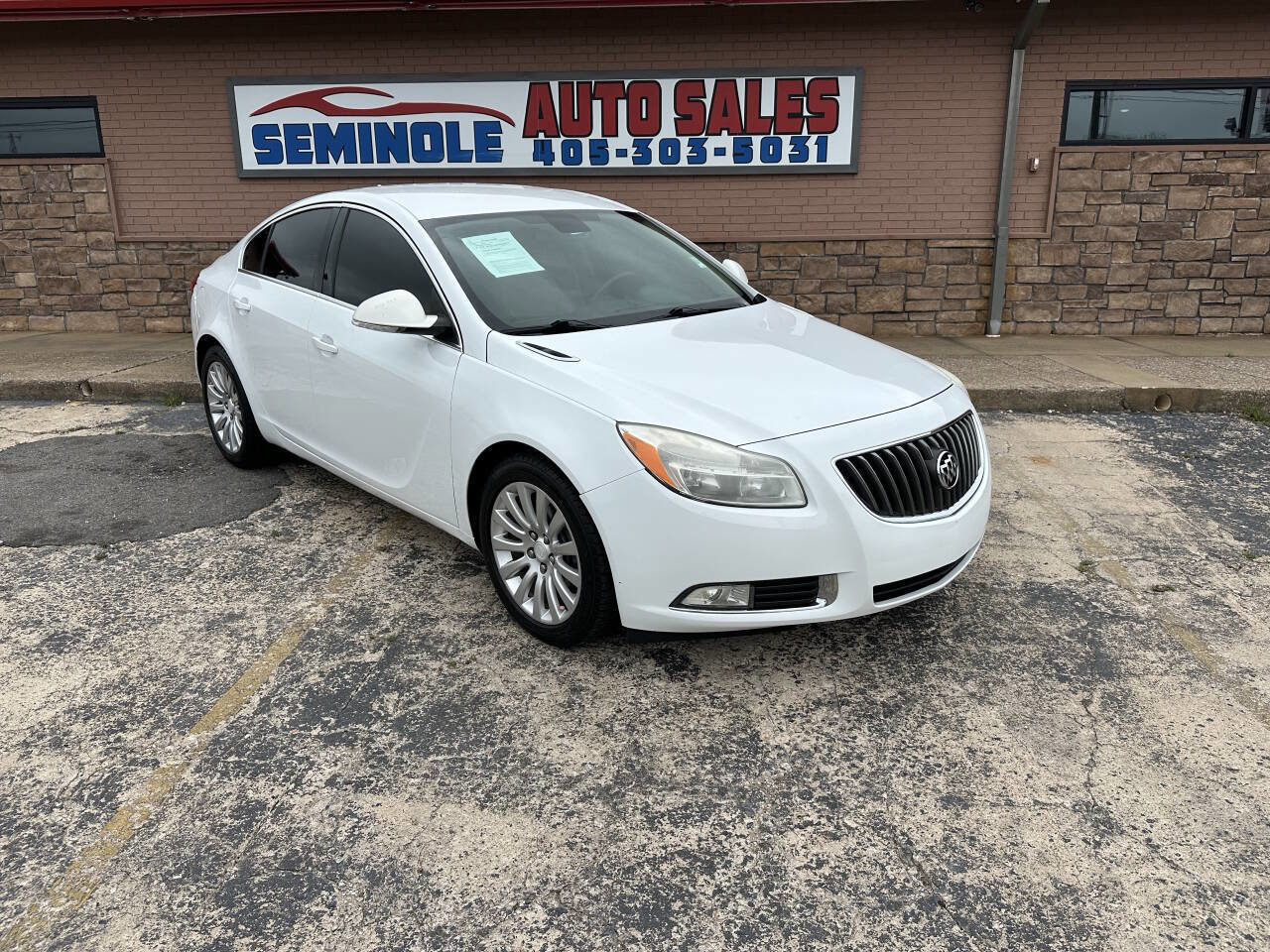 Used 2012 Buick Regal Leather FWD image 2