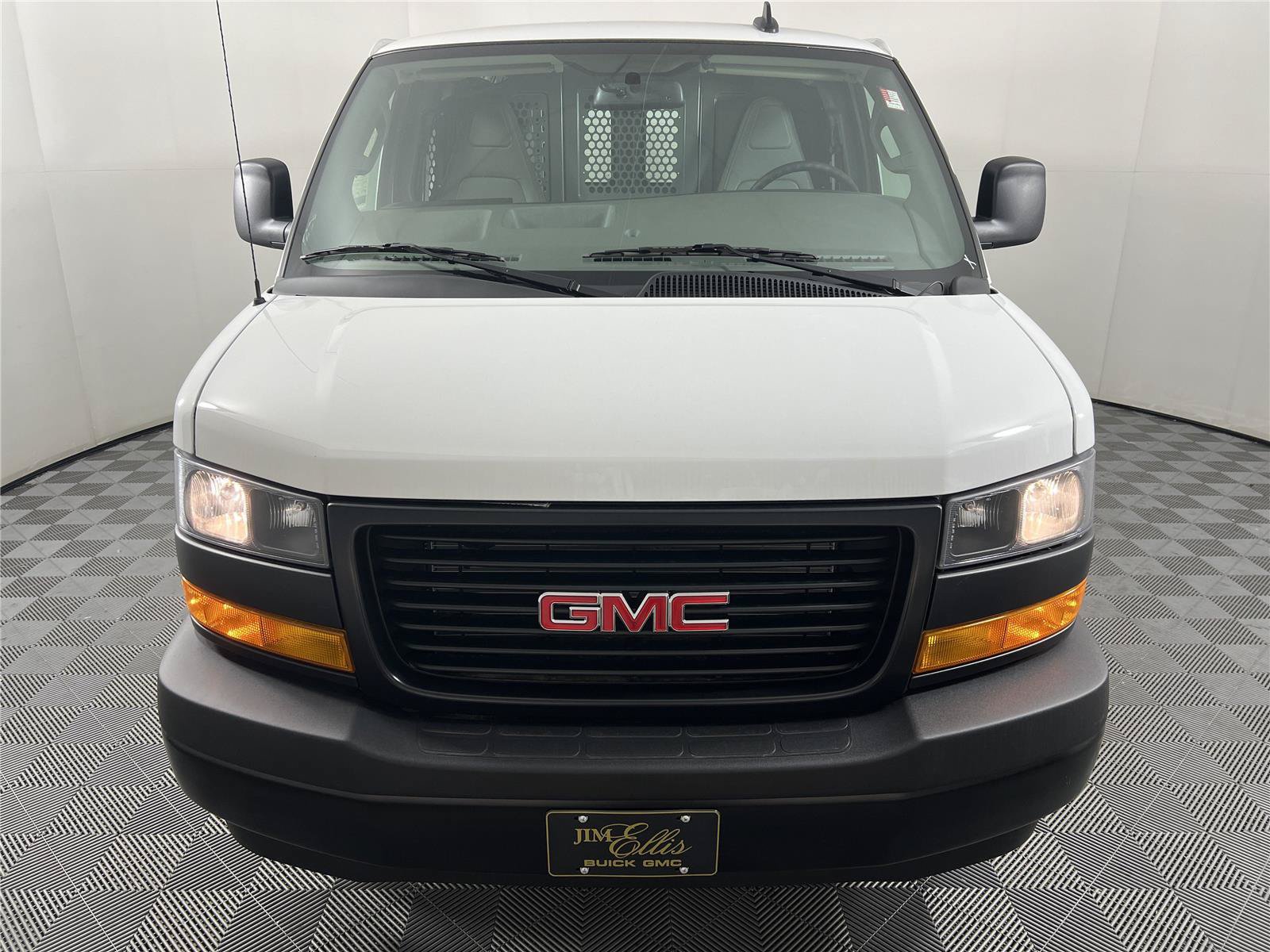 New 2025 GMC Savana 2500 w/ Driver Convenience Package RWD image 2
