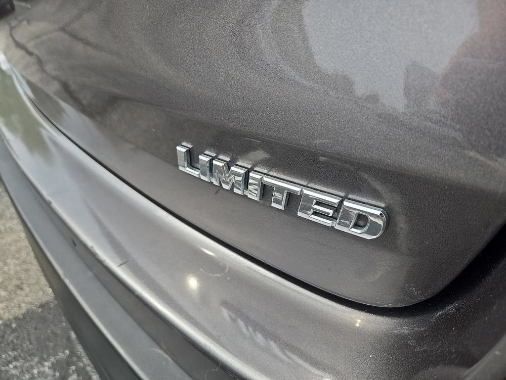 Used 2017 Toyota Highlander Limited Platinum AWD/4WD image 15