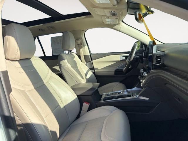 Used 2021 Ford Explorer Platinum image 15
