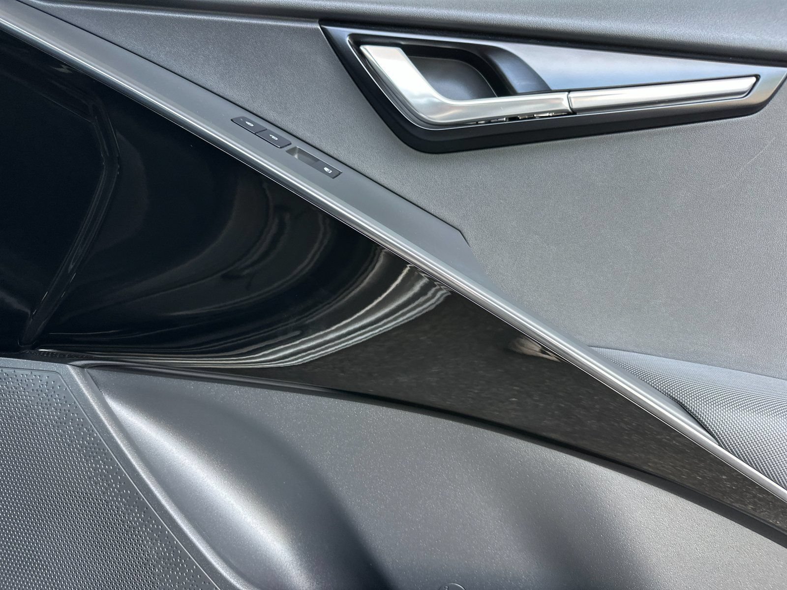 Certified 2023 Kia Niro SX Touring FWD image 23
