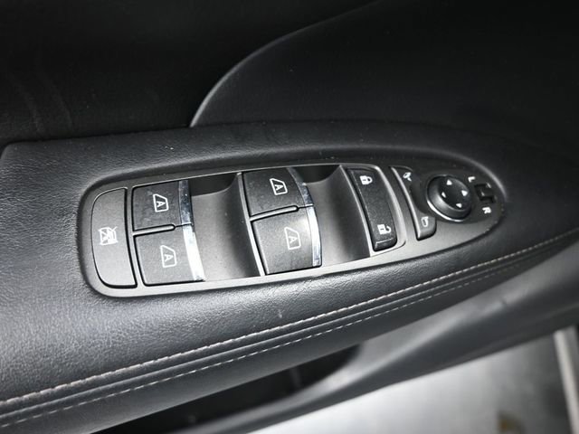 Used 2017 INFINITI Q70 L 3.7 image 13