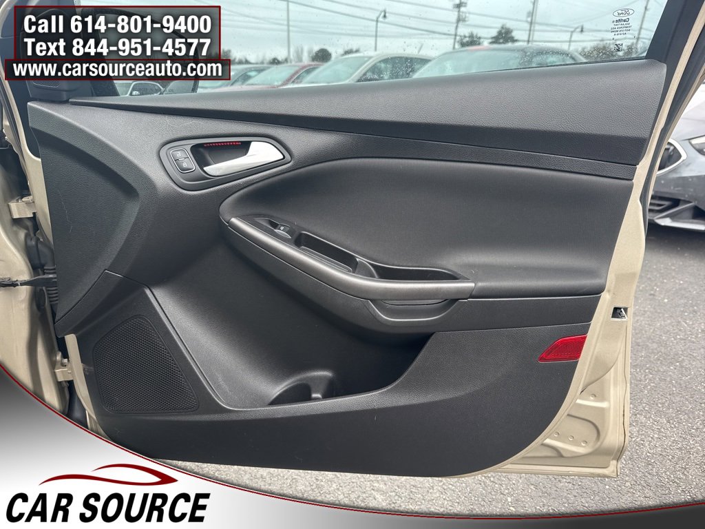 Used 2017 Ford Focus SEL w/ Cold Weather Package image 36