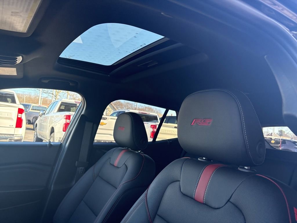 Used 2025 Chevrolet Trax RS w/ Sunroof Package image 33