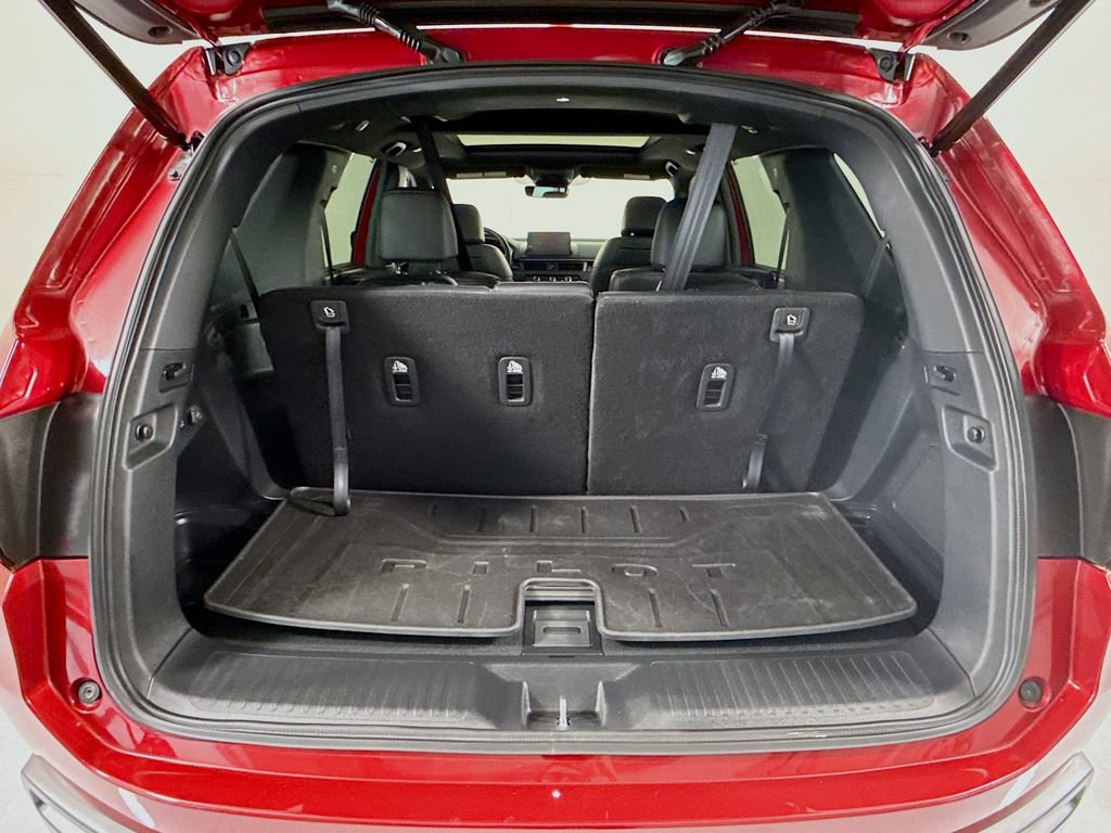 Certified 2025 Honda Pilot Black Edition image 28