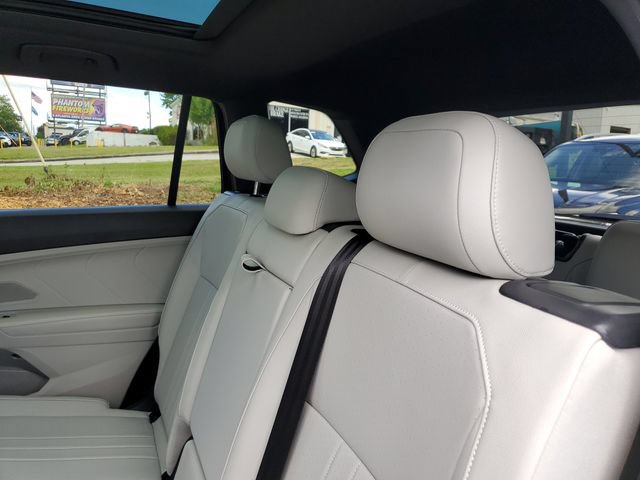 Certified 2024 Volkswagen Tiguan SE R-Line FWD image 15