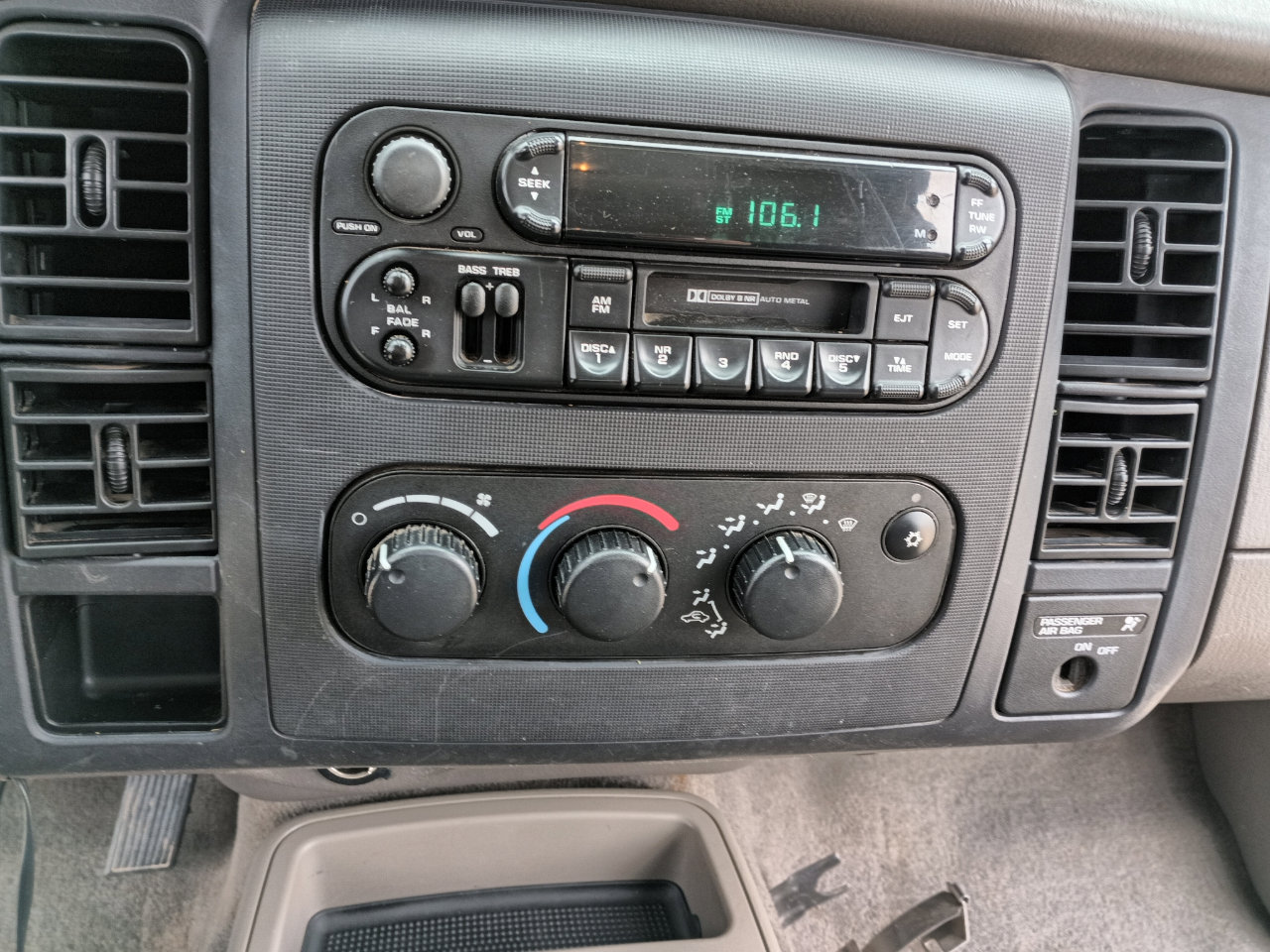 Used 2004 Dodge Dakota 2WD Club Cab w/ Hd Service Group image 19