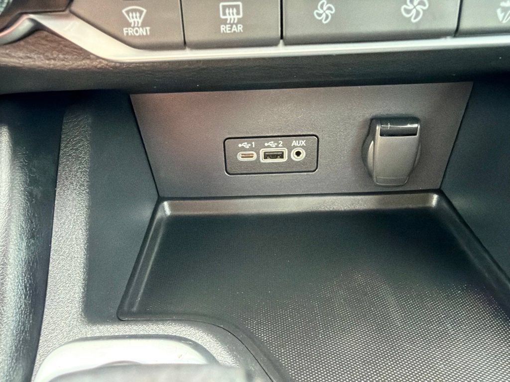 Used 2023 Nissan Sentra SR w/ SR Premium Package FWD image 26