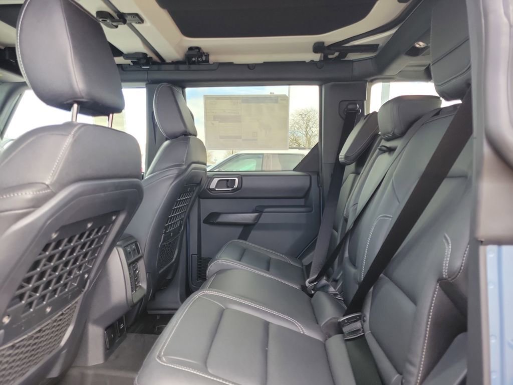 New 2025 Ford Bronco Badlands image 13