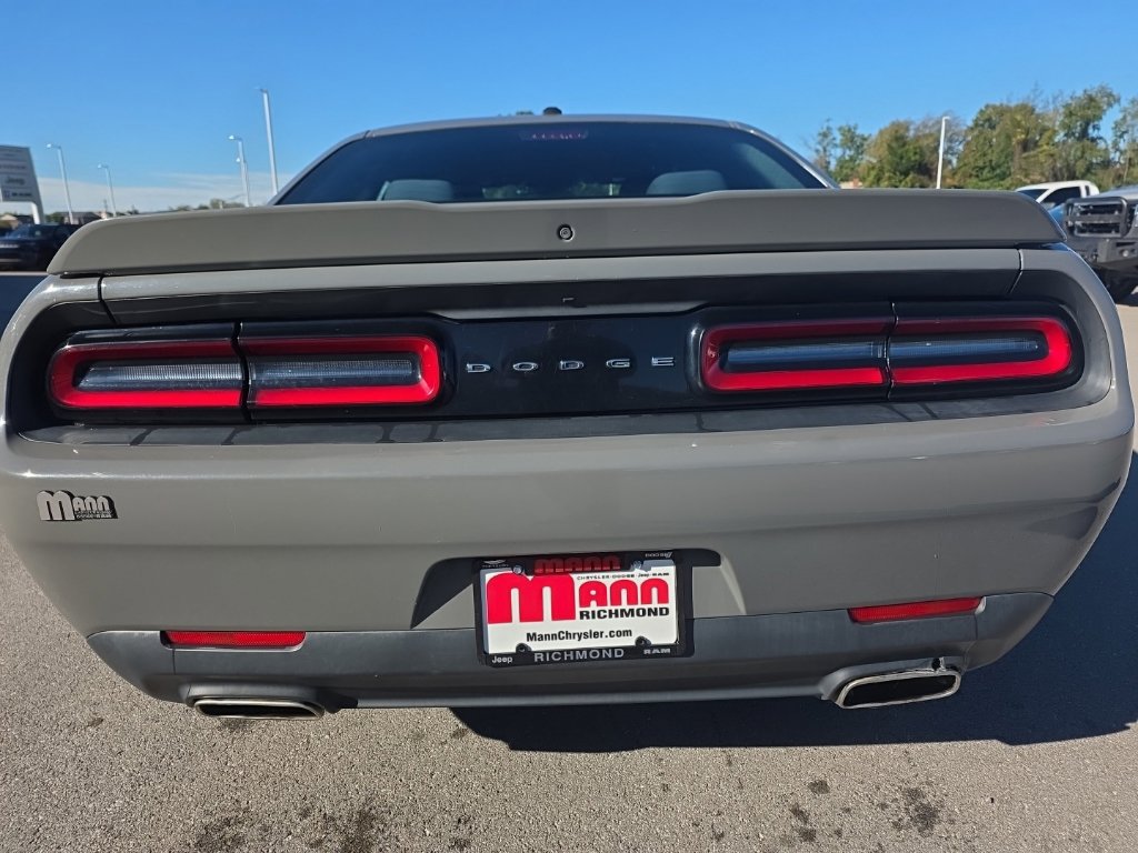 Used 2018 Dodge Challenger SXT RWD image 6