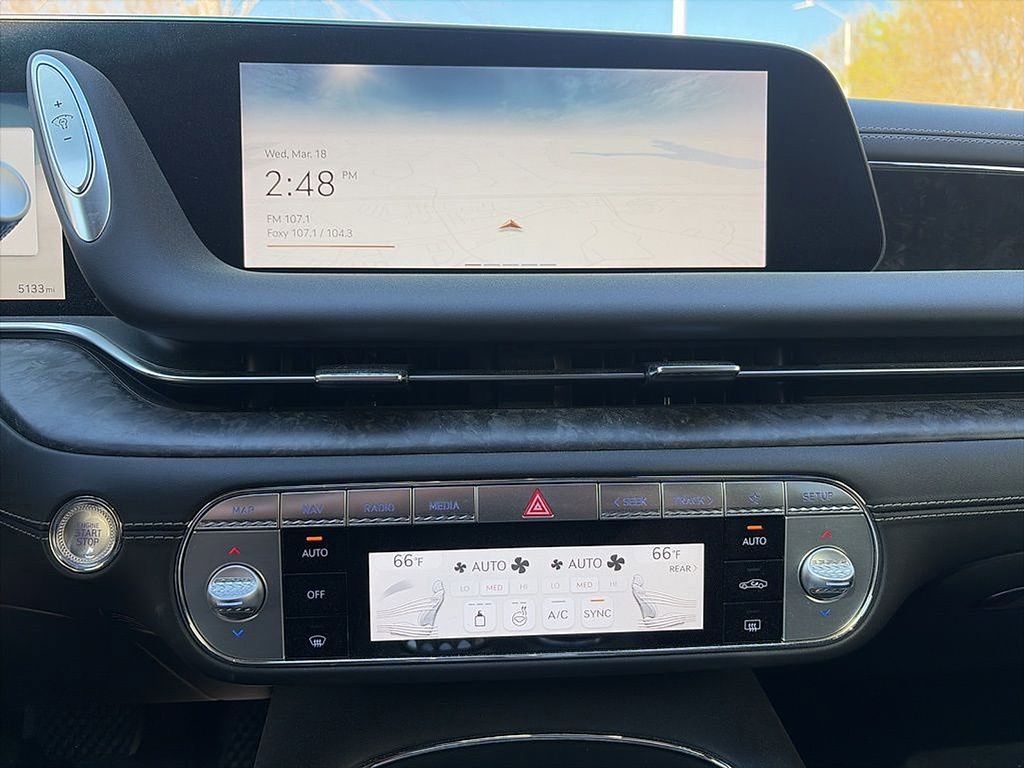 Used 2025 Genesis G90 3.5T image 8