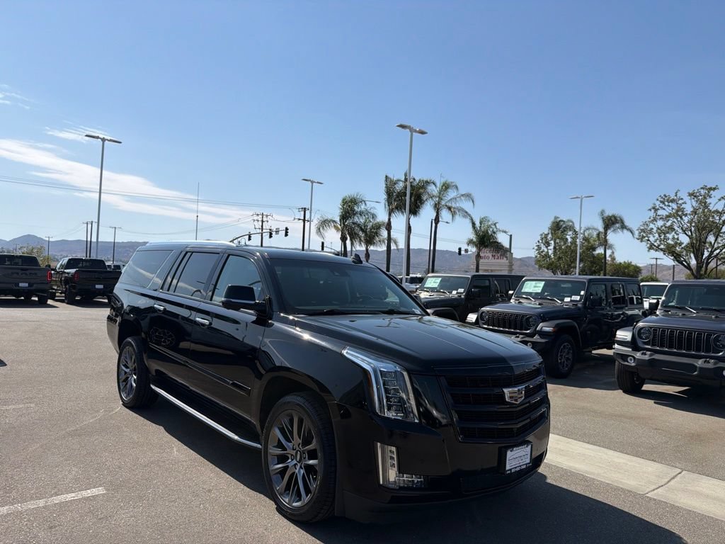 Used 2020 Cadillac Escalade ESV Premium Luxury w/ Escalade Sport Edition AWD/4WD image 2