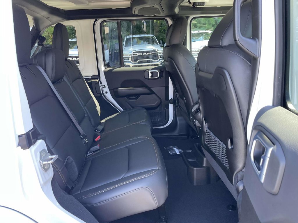 New 2027 Jeep Wrangler Unlimited Sahara AWD/4WD image 18