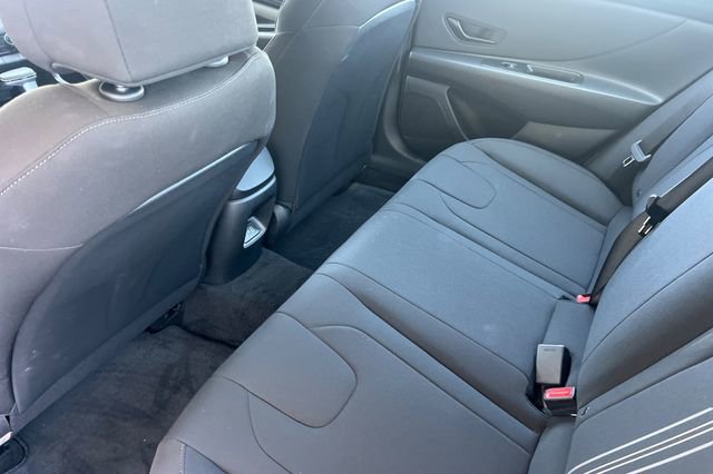 Used 2025 Hyundai Elantra SEL FWD image 14