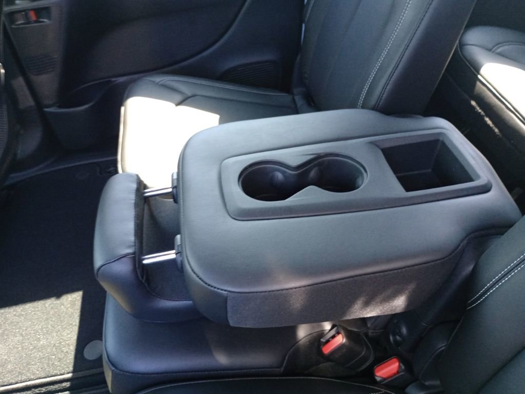 New 2026 Chrysler Pacifica Select image 15