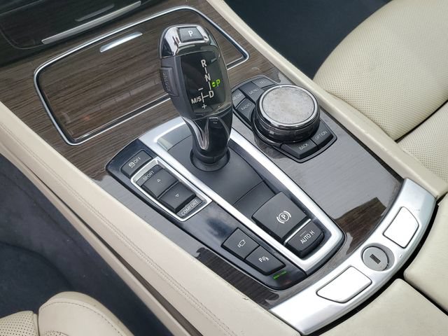 Used 2015 BMW 750Li RWD image 28