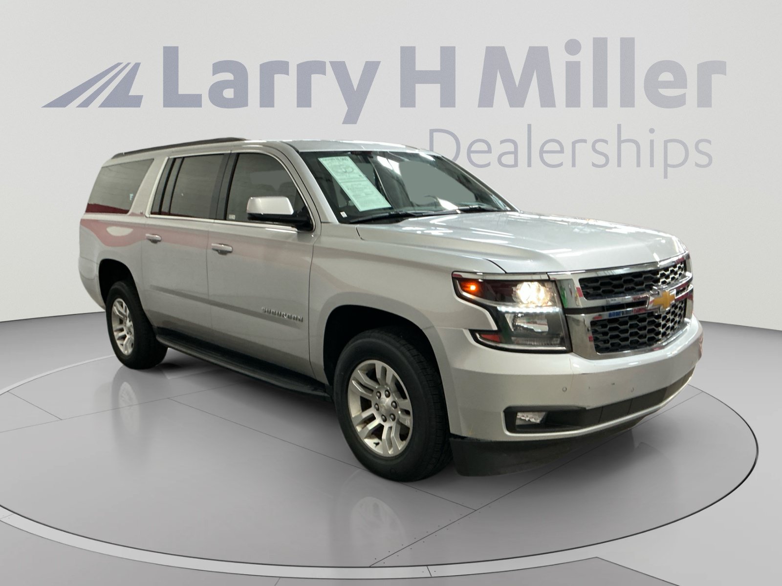 Used 2020 Chevrolet Suburban LT AWD/4WD image 7