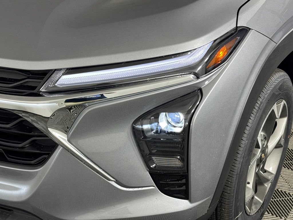 New 2026 Chevrolet Trax LT w/ Driver Confidence Package FWD image 37