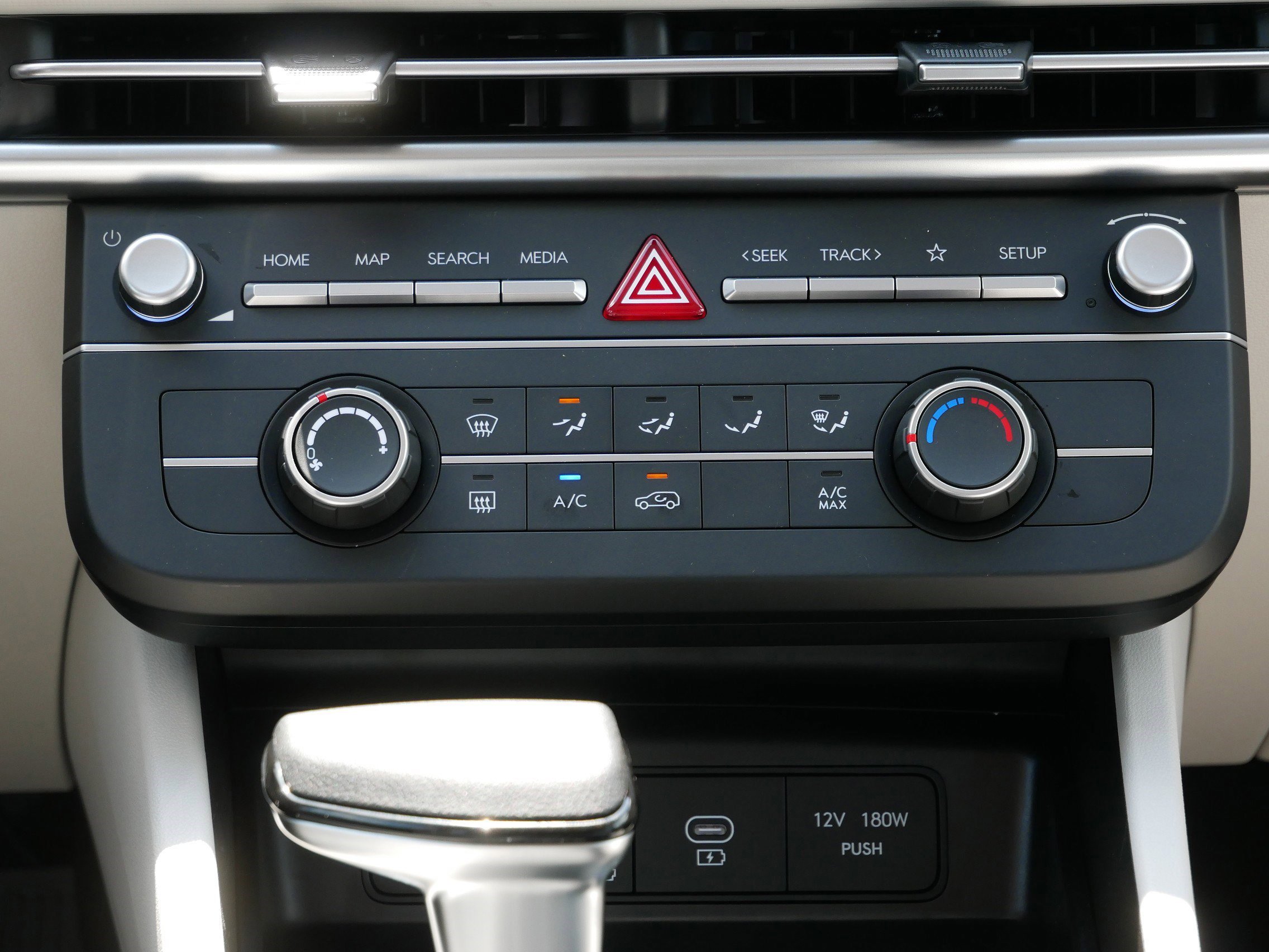 New 2026 Hyundai Tucson SE image 11