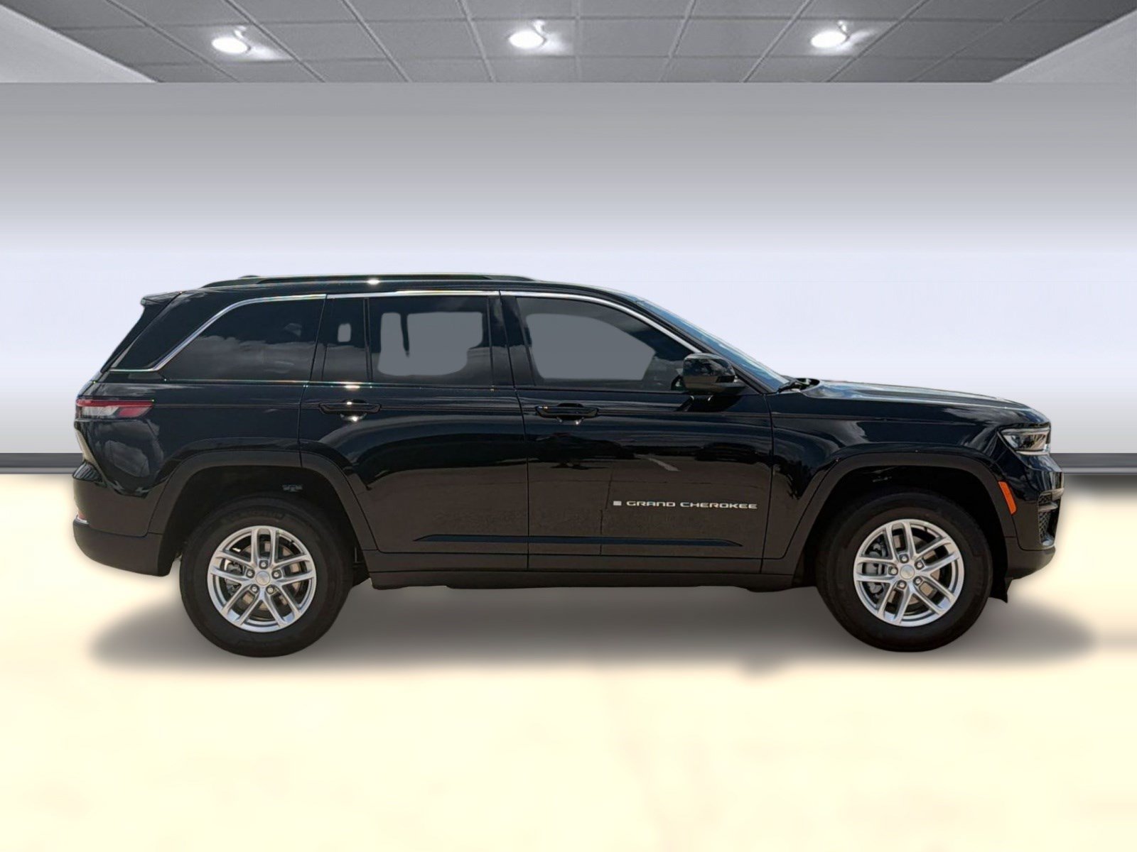 New 2026 Jeep Grand Cherokee Laredo RWD image 8