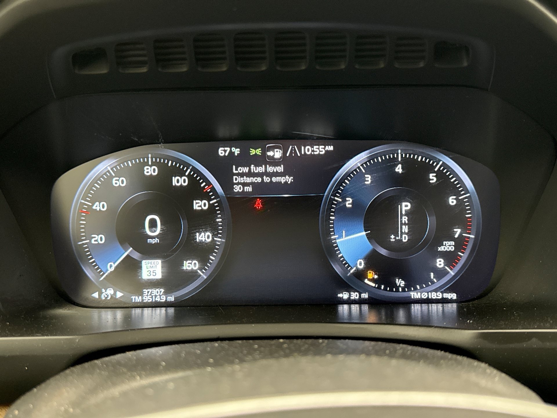 Used 2021 Volvo XC90 T6 Momentum w/ Climate Package AWD/4WD image 9