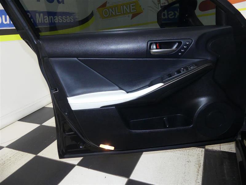 Used 2022 Lexus IS 500 image 29