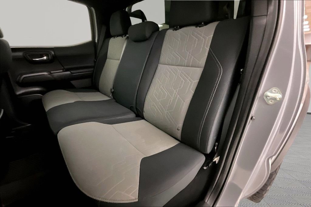 Used 2020 Toyota Tacoma TRD Off-Road w/ Technology Package AWD/4WD image 20