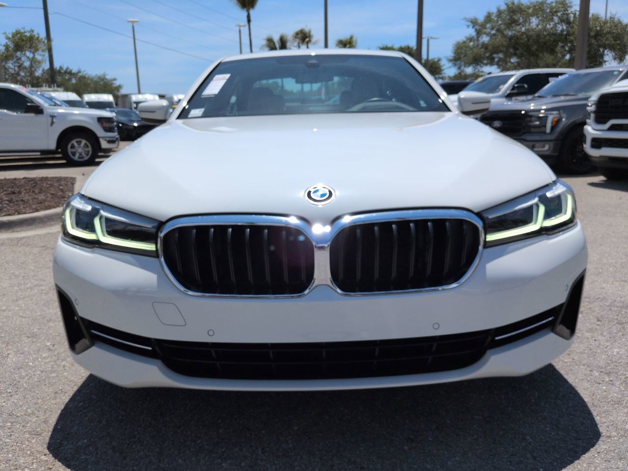 Used 2023 BMW 540i w/ Premium Package RWD image 3