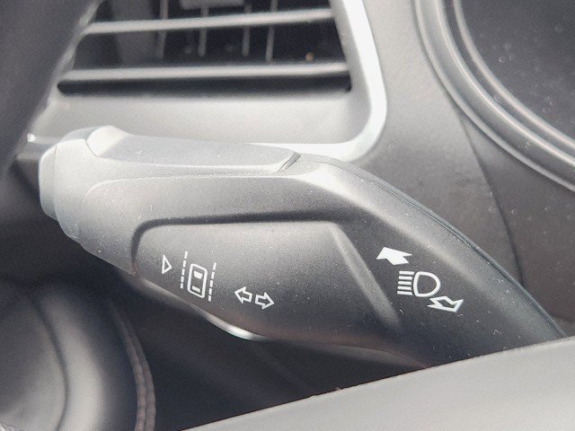 Used 2023 Ford Edge Titanium image 37