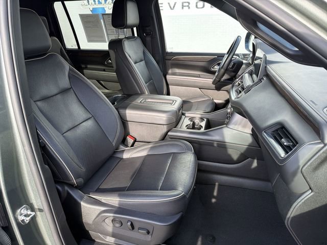 Used 2023 Chevrolet Suburban Premier AWD/4WD image 27