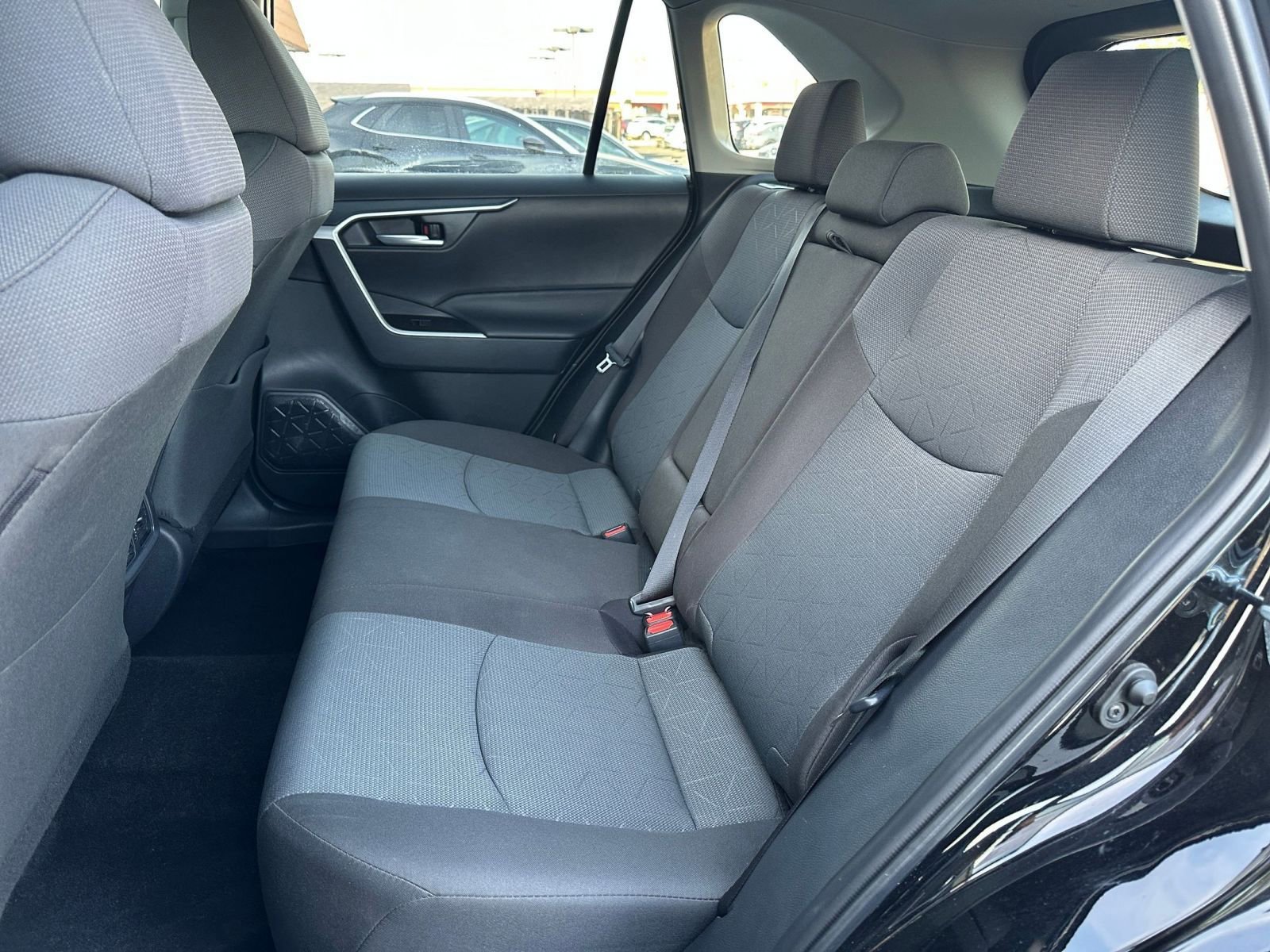 Used 2025 Toyota RAV4 XLE image 39