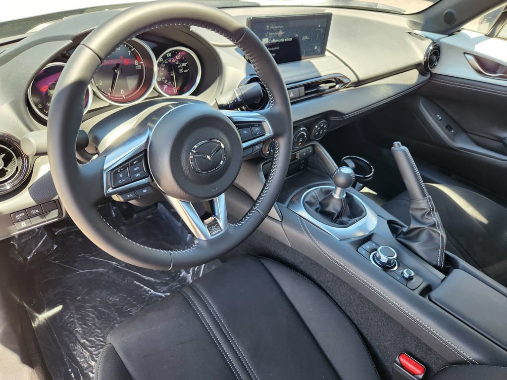 New 2026 MAZDA MX-5 Miata Club w/ Weather Package RWD image 17