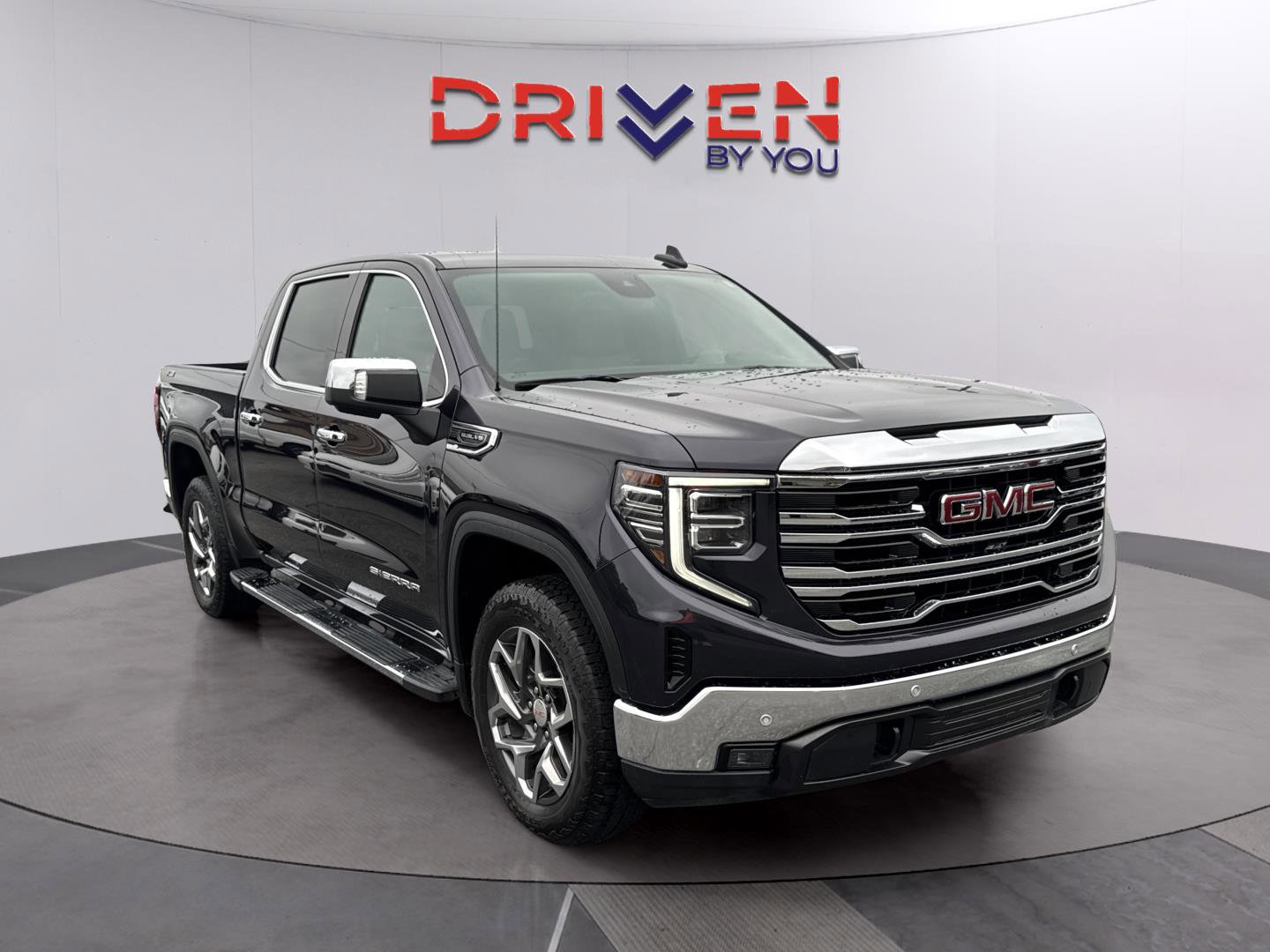 Used 2024 GMC Sierra 1500 SLT w/ SLT Premium Plus Package AWD/4WD image 7