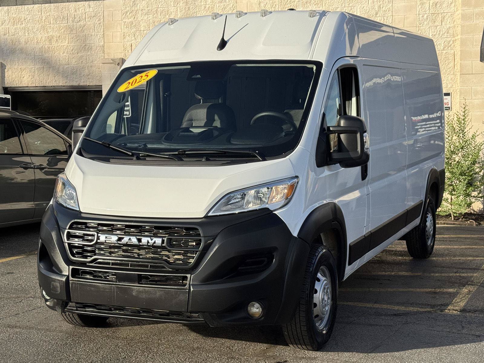 Used 2025 RAM ProMaster 2500 w/ Convenience Group FWD image 17