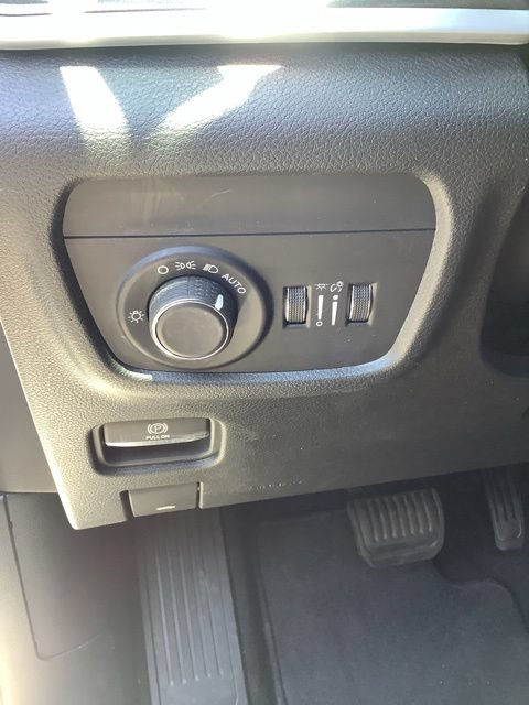 Certified 2023 Jeep Grand Cherokee Laredo AWD/4WD image 26