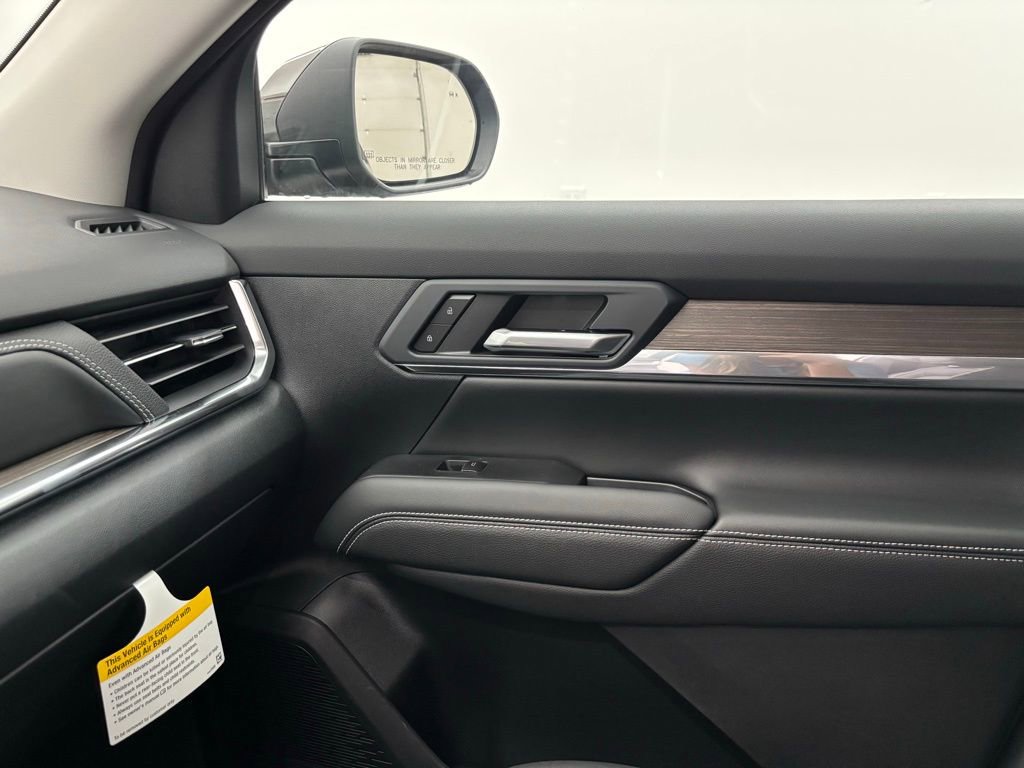 New 2026 GMC Terrain Denali w/ LPO, Floor Liner Package image 32