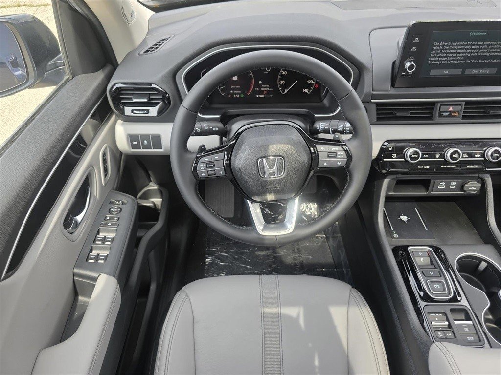 New 2025 Honda Pilot Touring image 25