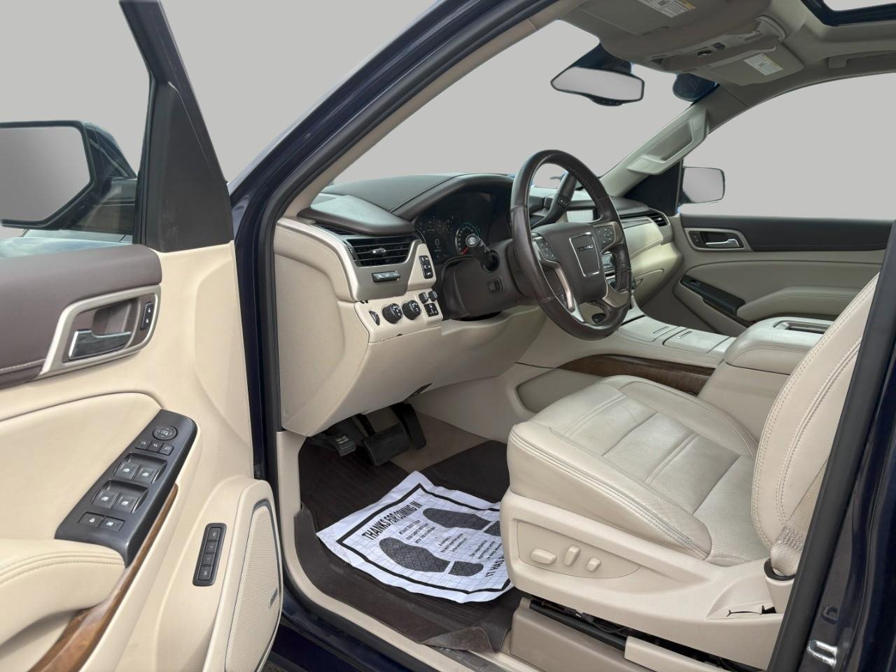 Used 2019 GMC Yukon XL Denali w/ Denali Ultimate Package AWD/4WD image 11