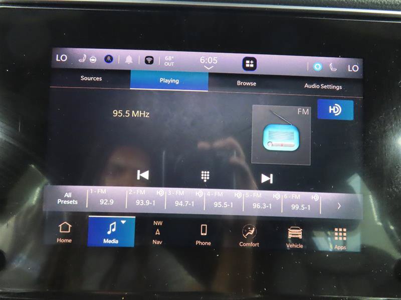 Used 2024 Jeep Wagoneer L Series III w/ Flexible Seating Group AWD/4WD image 19