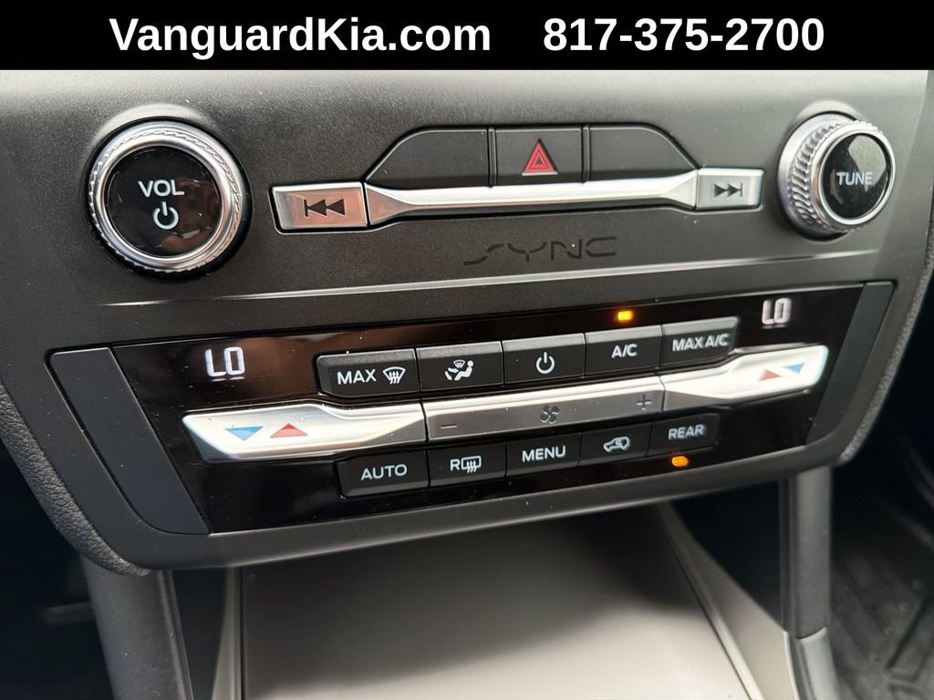 Used 2020 Ford Explorer XLT image 19