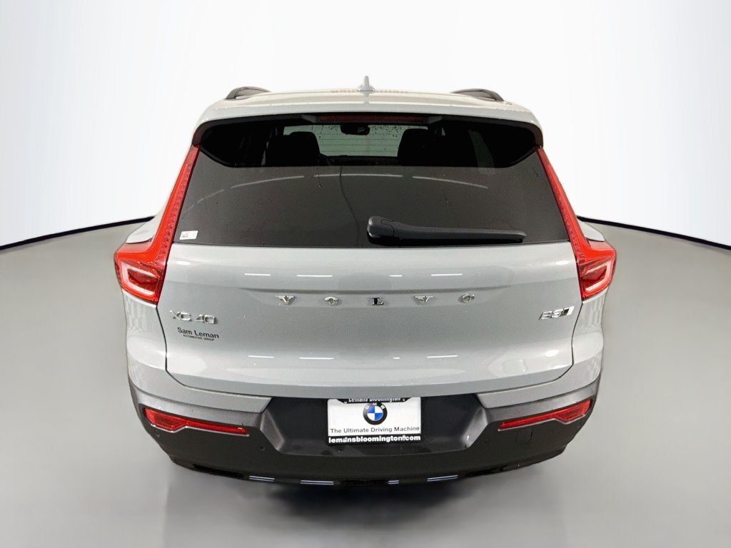 Used 2025 Volvo XC40 B5 Ultra AWD/4WD image 6