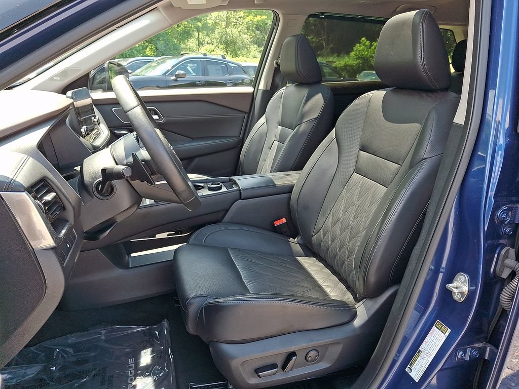 Certified 2023 Nissan Rogue Platinum AWD/4WD image 15
