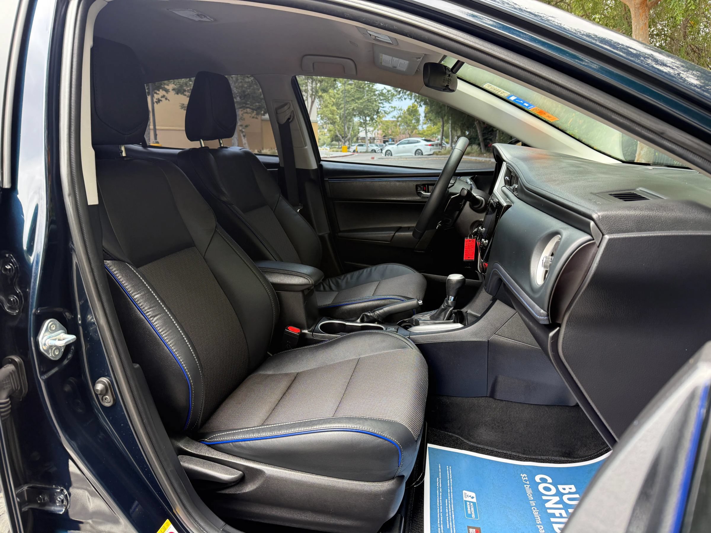 Used 2019 Toyota Corolla SE w/ Carpet Mat Package (TMS) FWD image 18