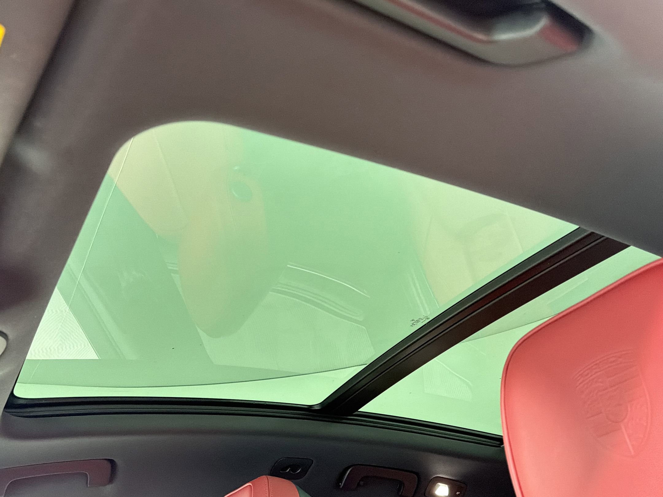 Certified 2025 Porsche Macan image 16